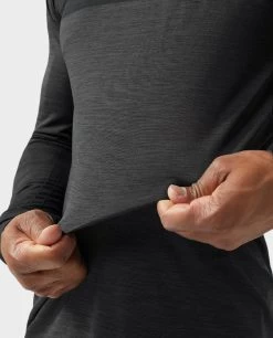 STIO Men's Basis Seamless Tech Crew 25 STIO Men's Basis Seamless Tech Crew -Stio 200064 115 5 a5be6a12 b34a 4b4b a6b0 184e7ec89be5