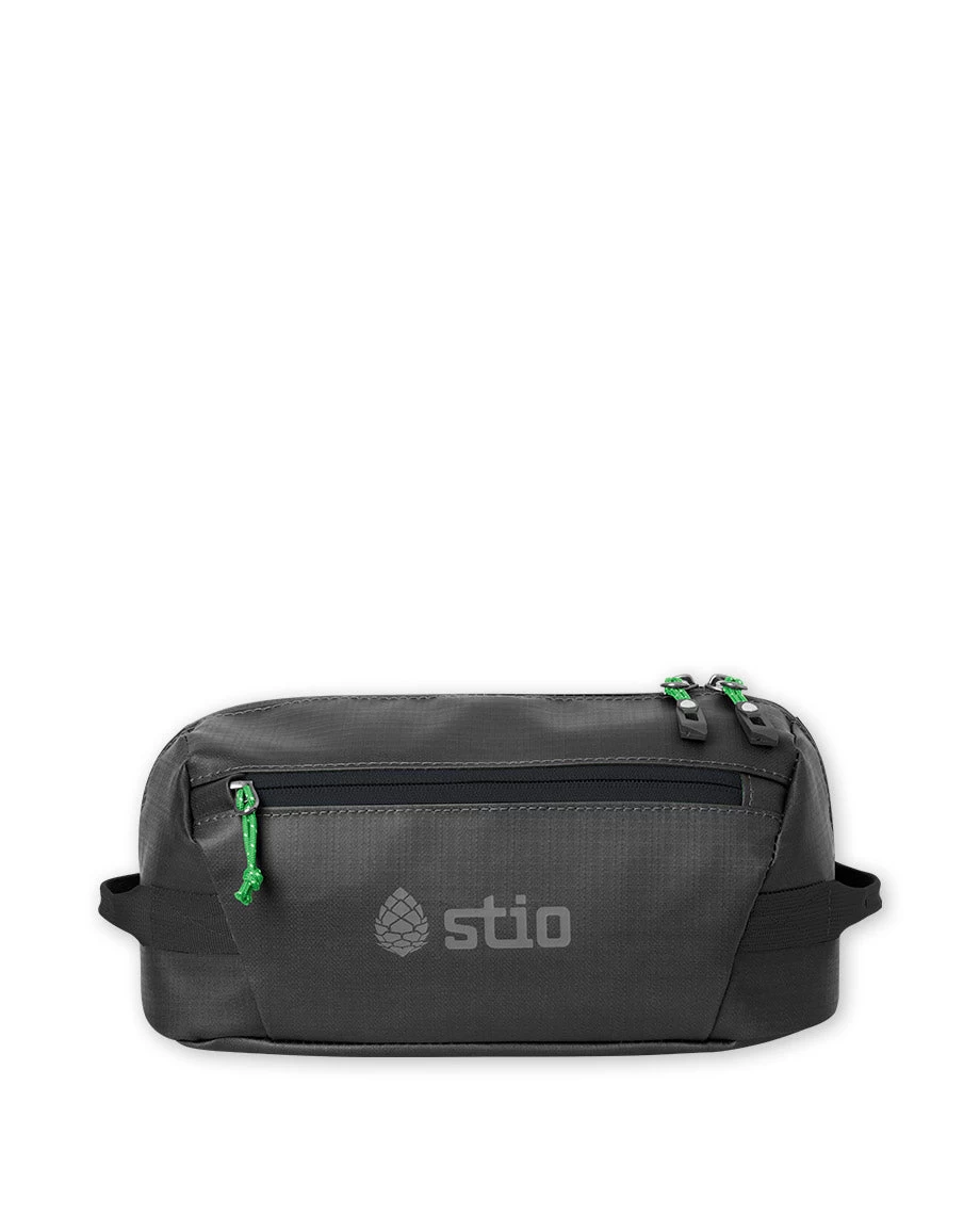 STIO Basin XT Dopp Kit 1 STIO Basin XT Dopp Kit