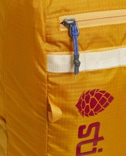 STIO Basin LT Pack 25L 15 STIO Basin LT Pack 25L -Stio 400073S22 330 Detail Front Logo